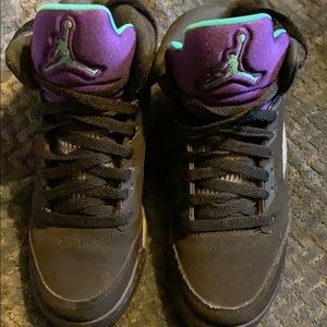 Gently used retro JORDAN’s